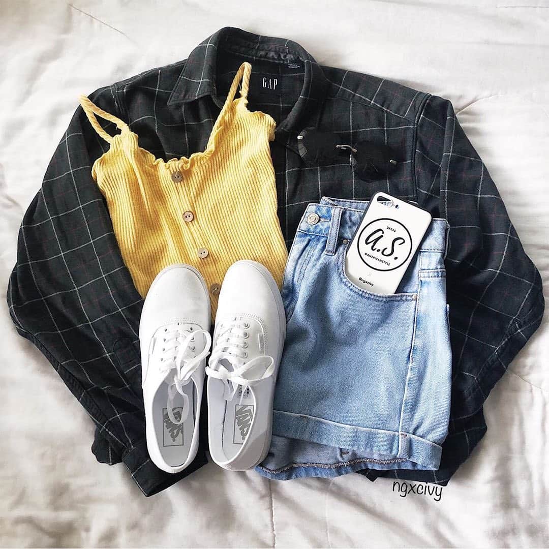 Angel™さんのインスタグラム写真 - (Angel™Instagram)「Which item would you add to your shopping list? credit @ngxcivy @zarasilvaa #americanstyle #ootd #outfit #style #fashion #onlineshopping 😍 #layout」6月6日 1時12分 - americanstyle