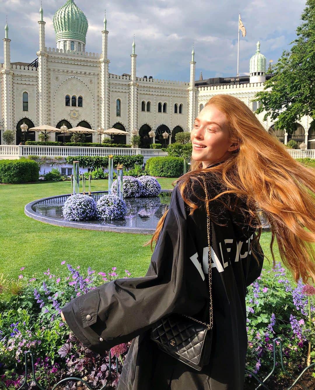 Larsen Thompsonさんのインスタグラム写真 - (Larsen ThompsonInstagram)「Denmark🇩🇰 The most colorful place I’ve ever been.. and some delicious ice cream😋 (Where is your fav place you’ve traveled to?! )」6月6日 6時44分 - larsenthompson