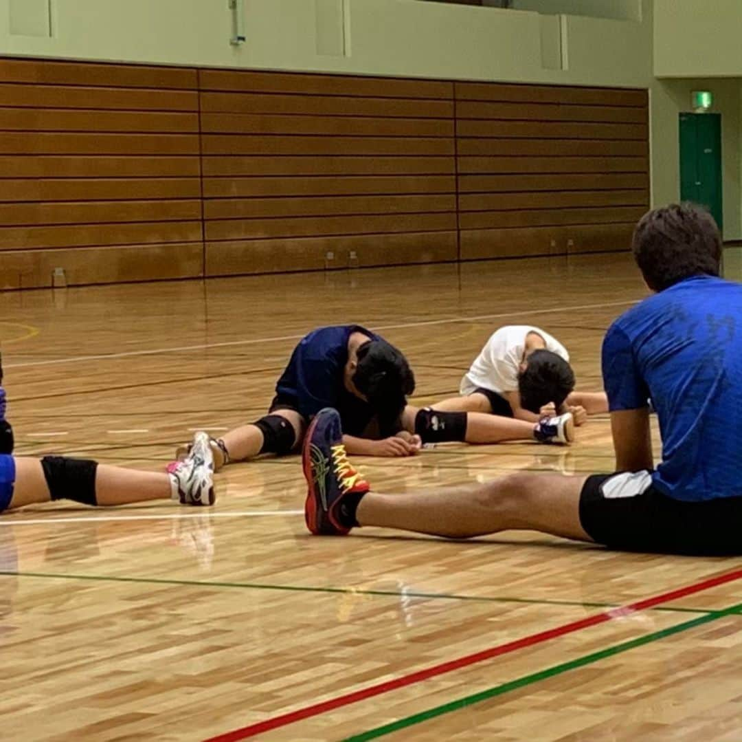 山本隆弘さんのインスタグラム写真 - (山本隆弘Instagram)「T-FIVE バレーボールアカデミーが開講🏐 一期生の生徒や体験の生徒が参加してくれました。 個人スキルを伸ばしたいと高い志を持っている生徒ばかりなので期待に応えられる様に練習メニューを考えて行こう！ 同じ目線で一緒に成長して行こう！ 【生徒募集中】 毎週水曜日(5週目の水曜日は休み) U-12👉18:00〜19:20 U-15👉19:30〜20:50 1回のみ無料体験あります。 お問い合わせは ☎︎048-951-2245まで！」6月6日 6時47分 - yamamototakahiro5