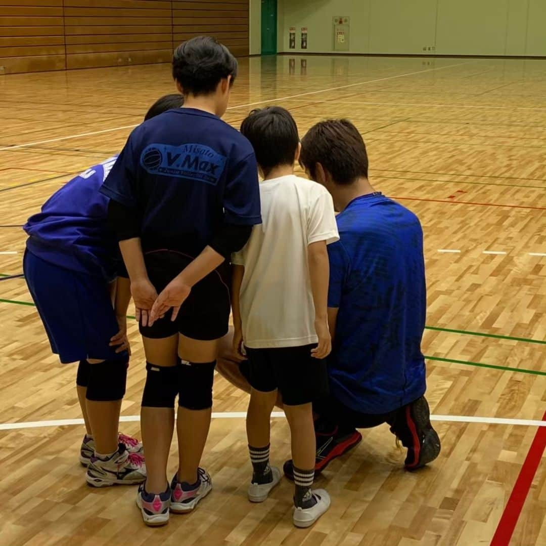 山本隆弘さんのインスタグラム写真 - (山本隆弘Instagram)「T-FIVE バレーボールアカデミーが開講🏐 一期生の生徒や体験の生徒が参加してくれました。 個人スキルを伸ばしたいと高い志を持っている生徒ばかりなので期待に応えられる様に練習メニューを考えて行こう！ 同じ目線で一緒に成長して行こう！ 【生徒募集中】 毎週水曜日(5週目の水曜日は休み) U-12👉18:00〜19:20 U-15👉19:30〜20:50 1回のみ無料体験あります。 お問い合わせは ☎︎048-951-2245まで！」6月6日 6時47分 - yamamototakahiro5