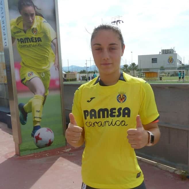 ビジャレアルCFさんのインスタグラム写真 - (ビジャレアルCFInstagram)「#CanteraGrogueta | @aaixa_saalvador renueva 📝⚽️ con el Femenino A por una temporada más... ¡Y ya van nueve! 👏 #Groguetes @delikia_es . #YellowsAcademy | @aaixa_saalvador has signed a new contract 📝⚽️ with the Ladies First Team for another season at the club... Taking her to a total of nine now! 👏 #villarrealladies @delikia_es」6月6日 1時19分 - villarrealcf