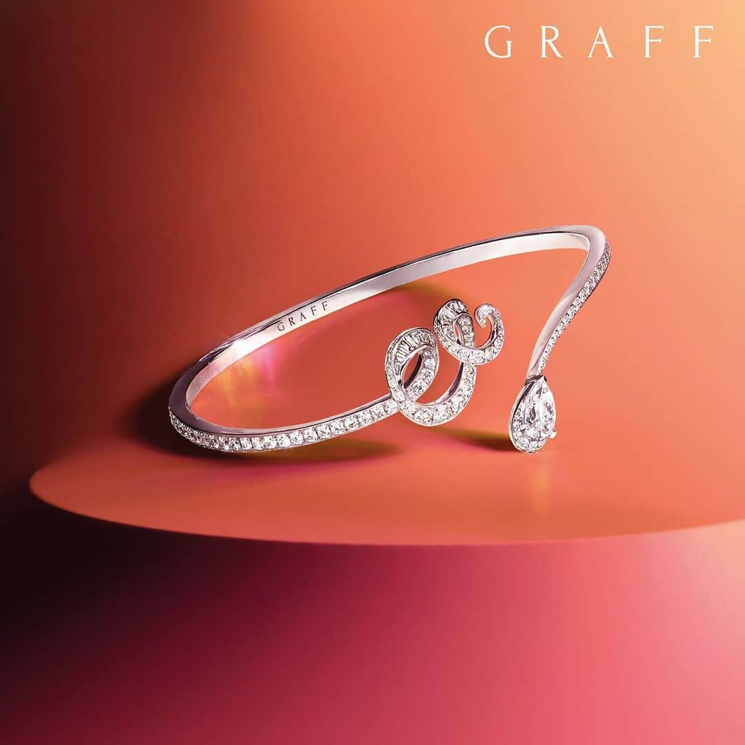 Graffさんのインスタグラム写真 - (GraffInstagram)「Delicate decadence. • Inspired by Twombly diamond bracelet, 4cts #highjewelry #graffdiamonds」6月6日 1時33分 - graff