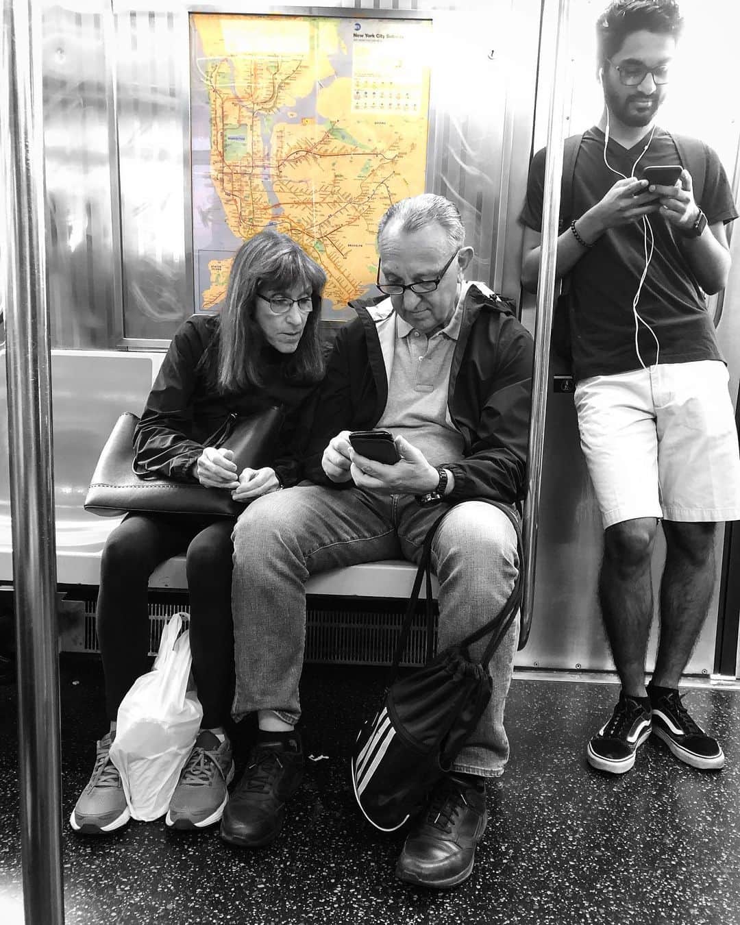 スコット・ローウェルさんのインスタグラム写真 - (スコット・ローウェルInstagram)「Where Are We Going? . #subway #streetphotography #shotoniphone #subwayseries #mta #nycsubway #nycstreetphotography #documentaryphotography #streetphotography_bw #storyofthestreets #life_is_street  #candidphotography #blackandwhite #blackandwhitephoto #blackandwhitephotography #bnw  #bnwsubway #picoftheday #instablackandwhite #colorsplash #solitarycrowd #bnwcolor #streetphotography #street_photographer #streets_storytelling」6月6日 1時41分 - scolo222