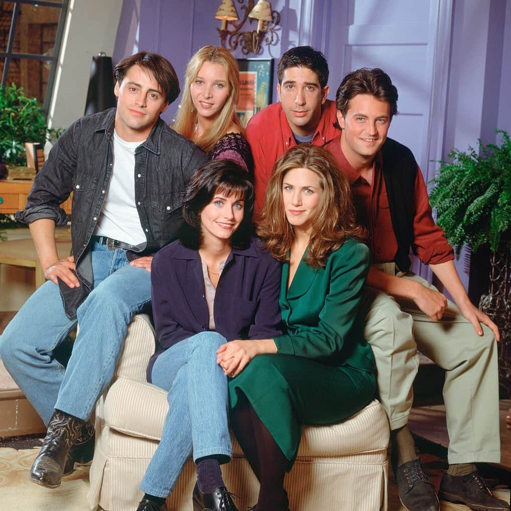 People Magazineさんのインスタグラム写真 - (People MagazineInstagram)「Could a Friends reboot happen? Jennifer Aniston said she’s open to it — and she thinks her co-stars would be game as well! ❤️ Tap the bio link for more on what she has to say about a reunion of the beloved sitcom. | 📷: Reisig/Getty」6月6日 1時46分 - people