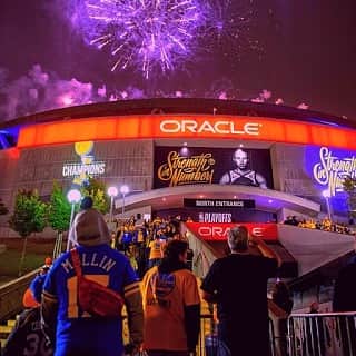 Oracle Corp. （オラクル）さんのインスタグラム写真 - (Oracle Corp. （オラクル）Instagram)「Catch game 3 tonight at #oraclearena! Like a winning #basketball coach, Oracle’s Enterprise Resource Planning (ERP) makes it easier to organize, analyze, and distribute information. #ERP passes #data to every individual and system that it needs to best fulfill their role. Who are you rooting for tonight? 🏀🏆」6月6日 1時59分 - oracle