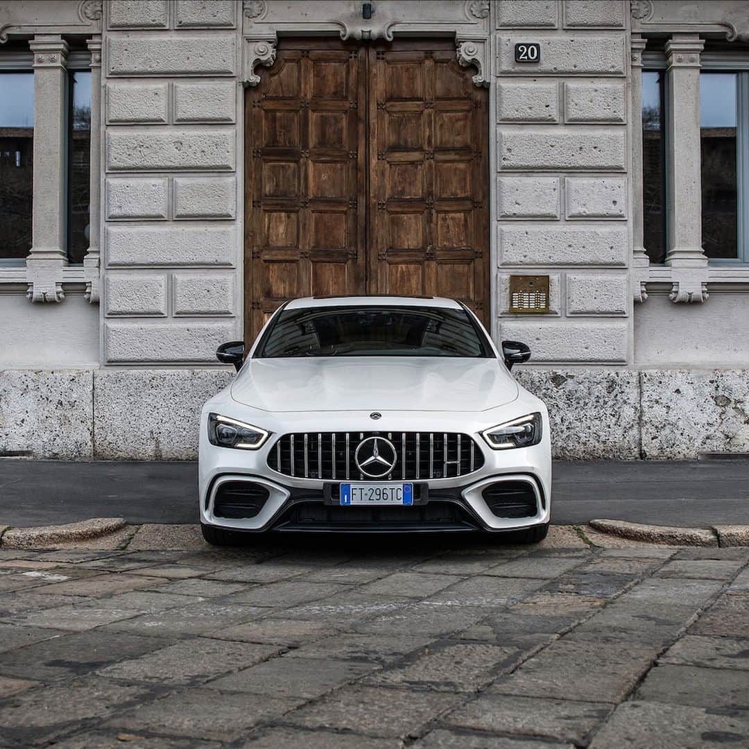 メルセデス・ベンツさんのインスタグラム写真 - (メルセデス・ベンツInstagram)「Opens the door to new driving experiences.🚪 📸: @rauhutphotography for #MBsocialcar . #Mercedes #MercedesAMG #MBCar #AMG #amazingcar #GT4door #DrivingPerformance」6月6日 2時00分 - mercedesbenz
