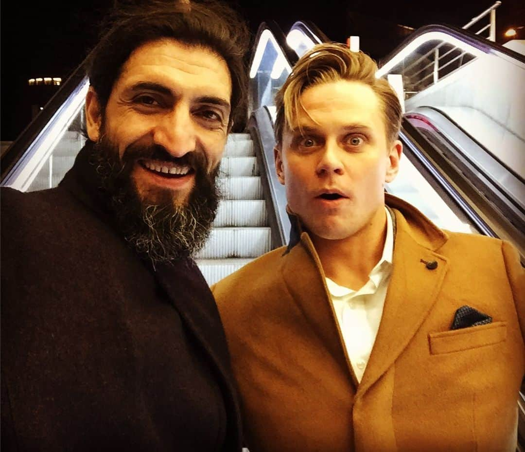 ヌーマン・エイカーさんのインスタグラム写真 - (ヌーマン・エイカーInstagram)「Was @billymagnussen and @navidnegahban not #amazing in @disneyaladdin #what a #journey thank you @guyritchie #friendship #love #respect #work #passion #struggle #fight #lol #cry #aladdin #menamassoud #naomiscott #sultan #navidnegahban #billymagnussen #princeanders #hakim #boxoffice #king #london #studio #thelanghamhotel #ymca #gym」6月6日 2時03分 - numanoffice