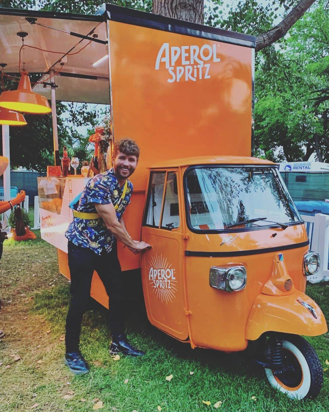 ティモウェイランドさんのインスタグラム写真 - (ティモウェイランドInstagram)「🧡💦 Spritz for the Summer🍹kickoff with @aperolusa @govballnyc #ad21 + #aperolspritz」6月6日 2時17分 - timoweiland