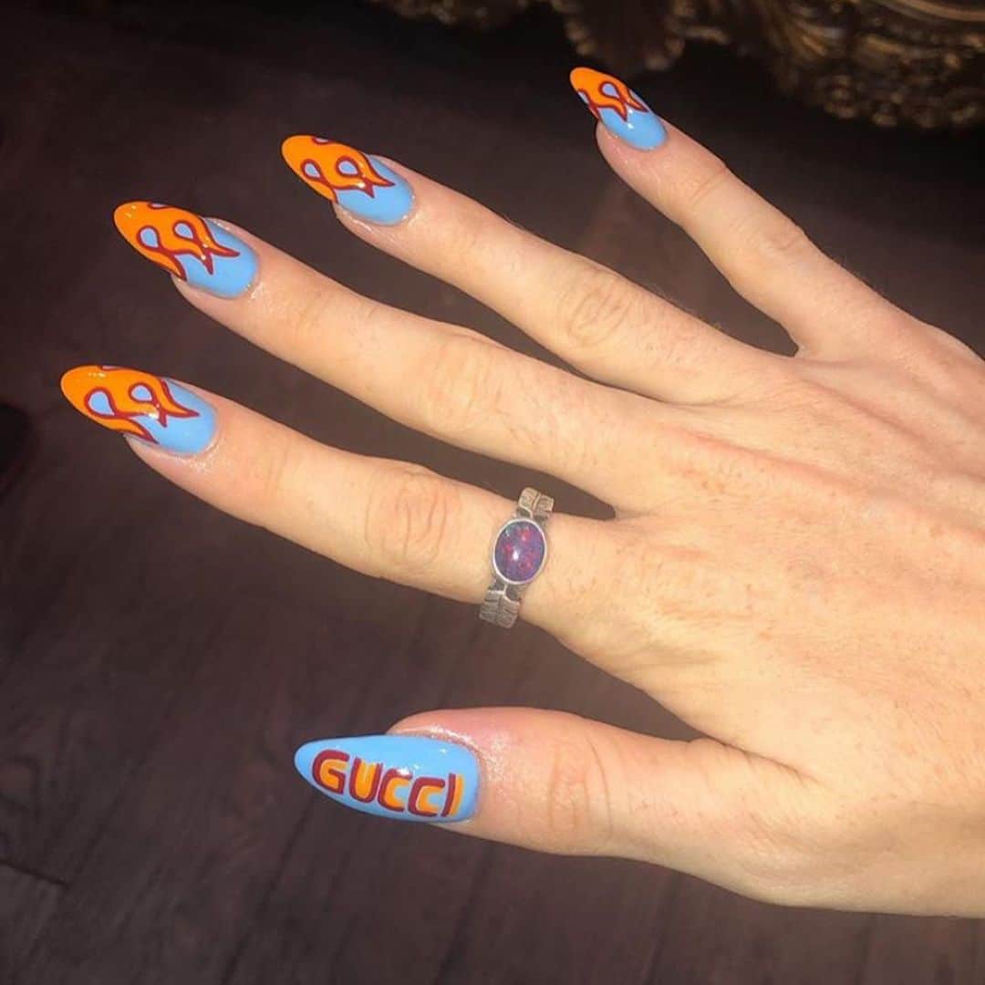 Mei Kawajiriさんのインスタグラム写真 - (Mei KawajiriInstagram)「@gucci Nails for Gucci Girl @alienzarereal 🤘🏻💅🏻🔥🔥🔥🔥🔥🔥🔥🔥🔥🔥🤘🏻🤘🏻🤘🏻❤️❤️💅🏻💅🏻💅🏻💅🏻💅🏻 #nailsbymei #handpainted #gelnails #nailart」6月6日 2時15分 - nailsbymei