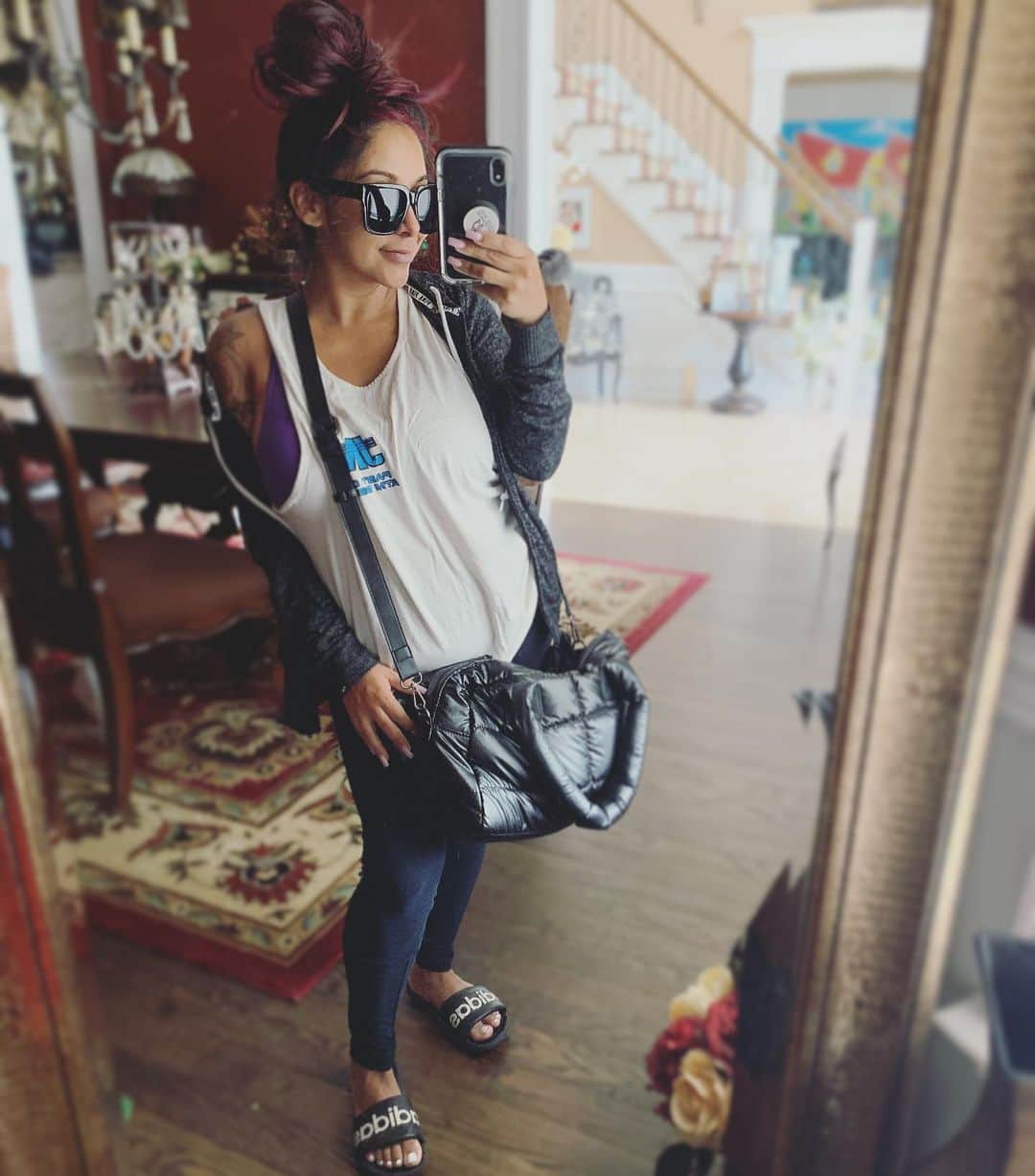 ニコール・ ポリッツィのインスタグラム：「Back to that Diaper Bag Life😎✌🏽 @thesnookishop #mawma」