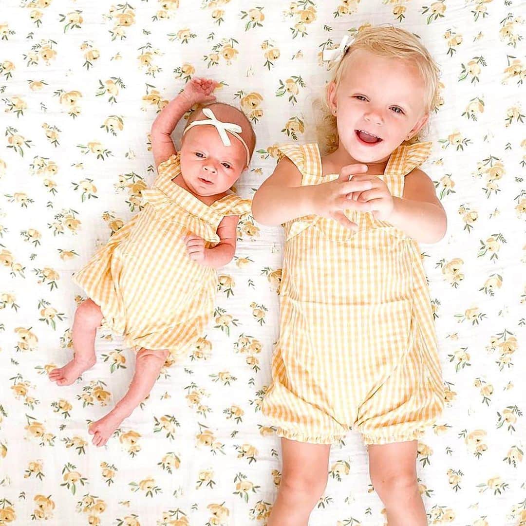 カーターズさんのインスタグラム写真 - (カーターズInstagram)「Twinning gets twice the love. #sisterstyle 📷: @kelsey_richards6」6月6日 2時36分 - carters