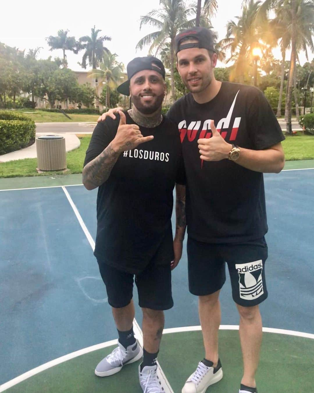 ヘスス・フェルナンデス・コラードのインスタグラム：「Aquí con el primo Nicky..dándole un poquito al basket!!😝🙌🏼🏀🌴🙏🏼🔝 #NickyJamElGanador#tamoactivo #puertorico🇵🇷#españa🇪🇸#miami🌴#holidays#enjoylife#nickyjampr」