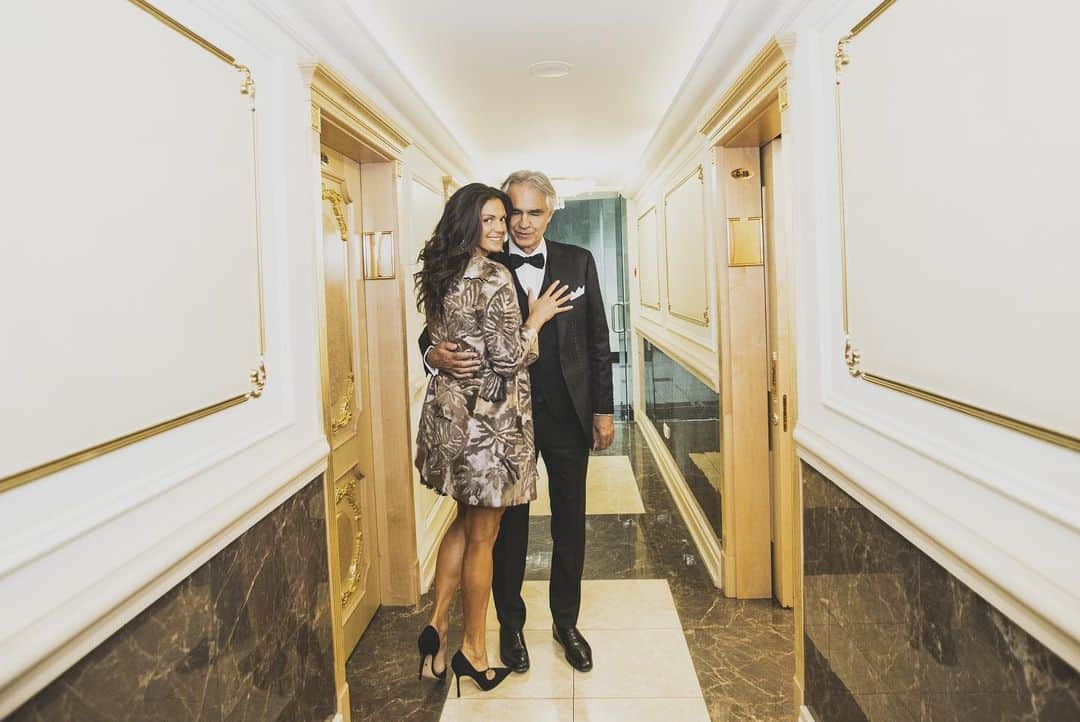 アンドレア・ボチェッリさんのインスタグラム写真 - (アンドレア・ボチェッリInstagram)「. The State Kremlin Palace in #Moscow, yesterday . @olgaperetyatko @anna_netrebko_yusi_tiago . #Russia 🇷🇺 . ph: @lucarossettiph」6月6日 3時00分 - andreabocelliofficial