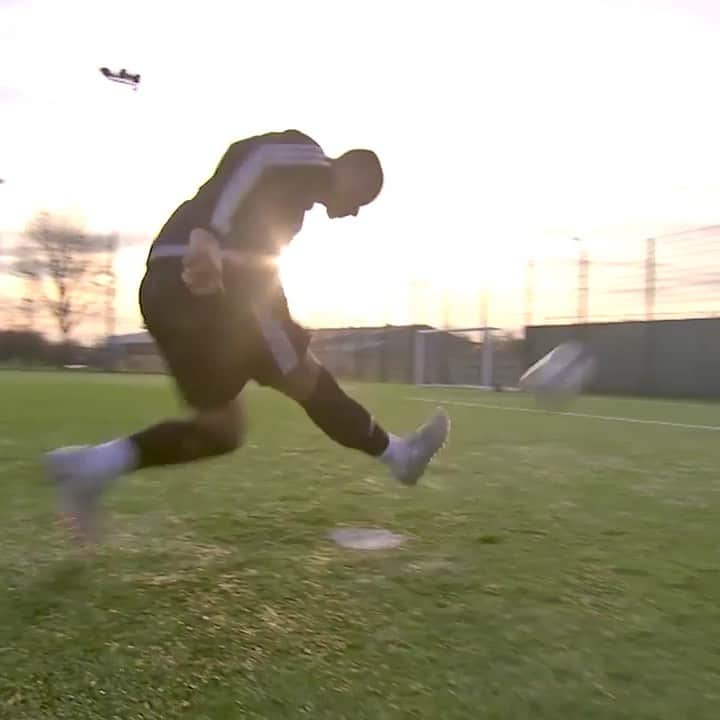 F2Freestylersのインスタグラム：「Top tip for scoring a penalty....... 🤪🥴🤯」