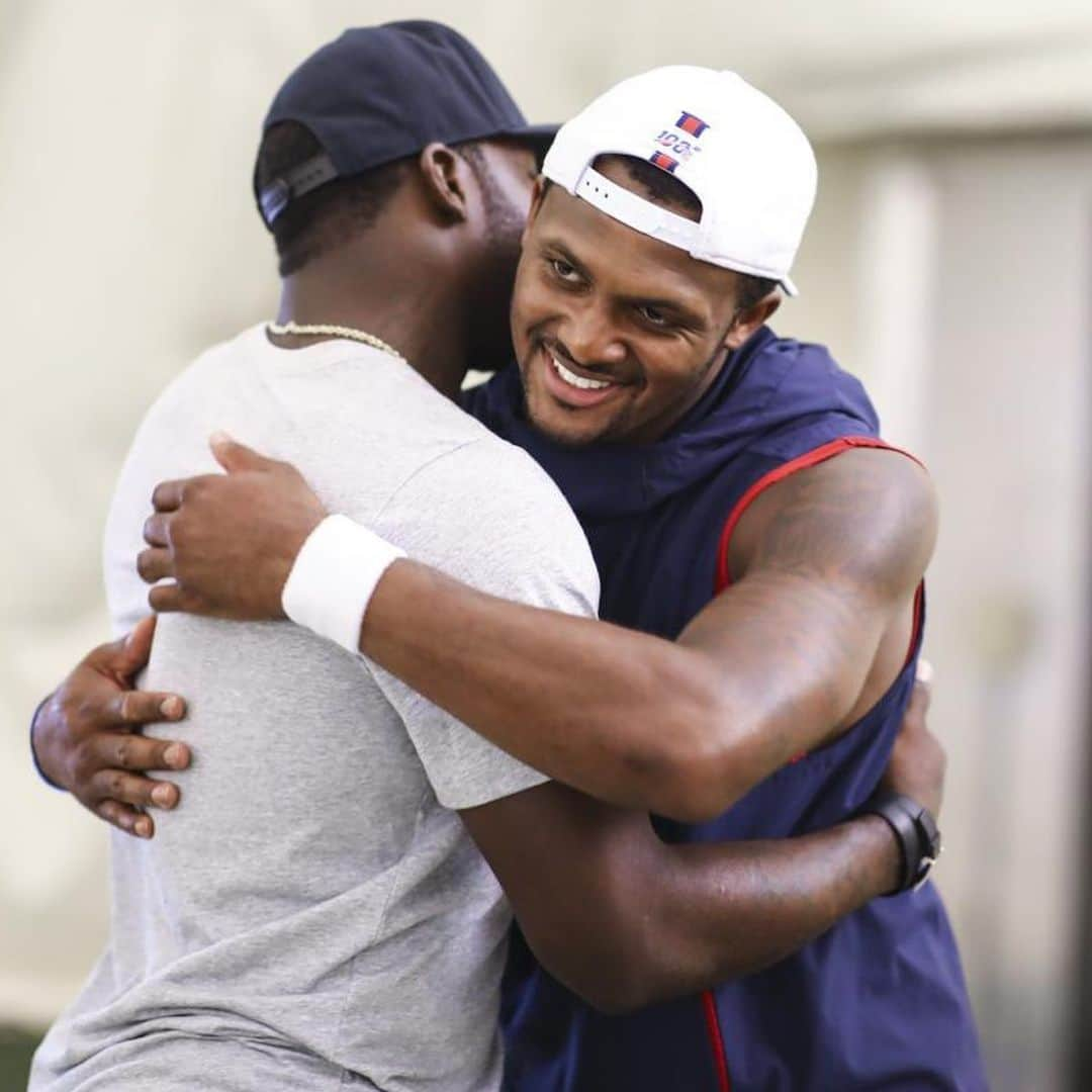 ヒューストン・テキサンズさんのインスタグラム写真 - (ヒューストン・テキサンズInstagram)「Legendary. Deshaun, J.J. and DeAndre spent time with their boyhood heroes. 🤩 #NFL100」6月6日 3時19分 - houstontexans