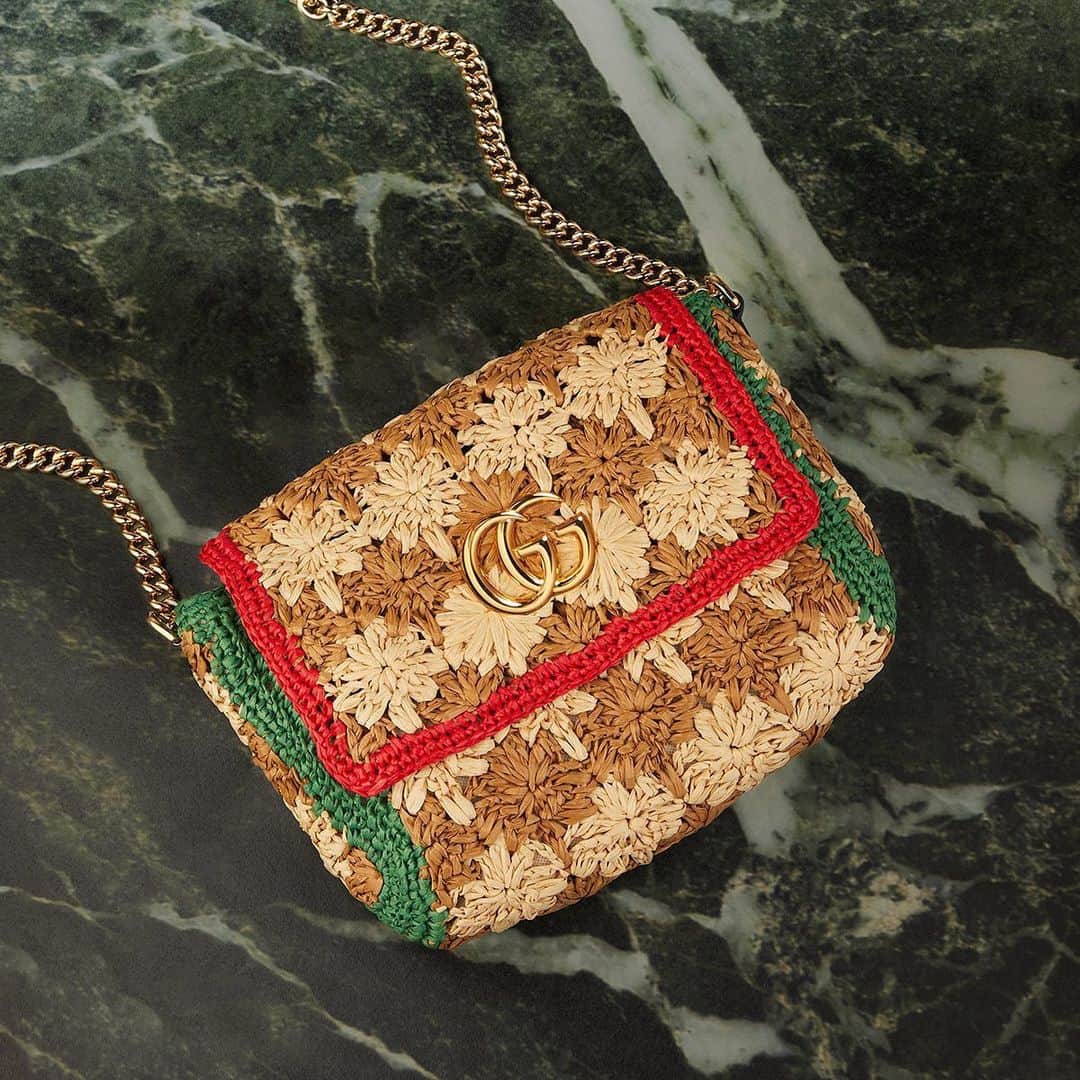 MATCHESFASHION.COMさんのインスタグラム写真 - (MATCHESFASHION.COMInstagram)「@gucci’s GG Marmont bag has had a vacation makeover, reimagined in easy-to-pack raffia with signature red and green trims. See and shop more bags from the label at the link in bio.」6月6日 3時38分 - matches