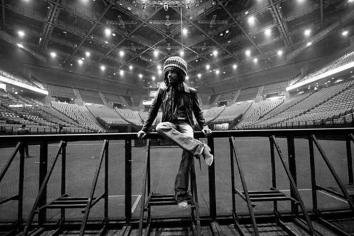 レニー・クラヴィッツさんのインスタグラム写真 - (レニー・クラヴィッツInstagram)「Paris. @accorhotels_arena. Soundcheck.」6月6日 3時40分 - lennykravitz