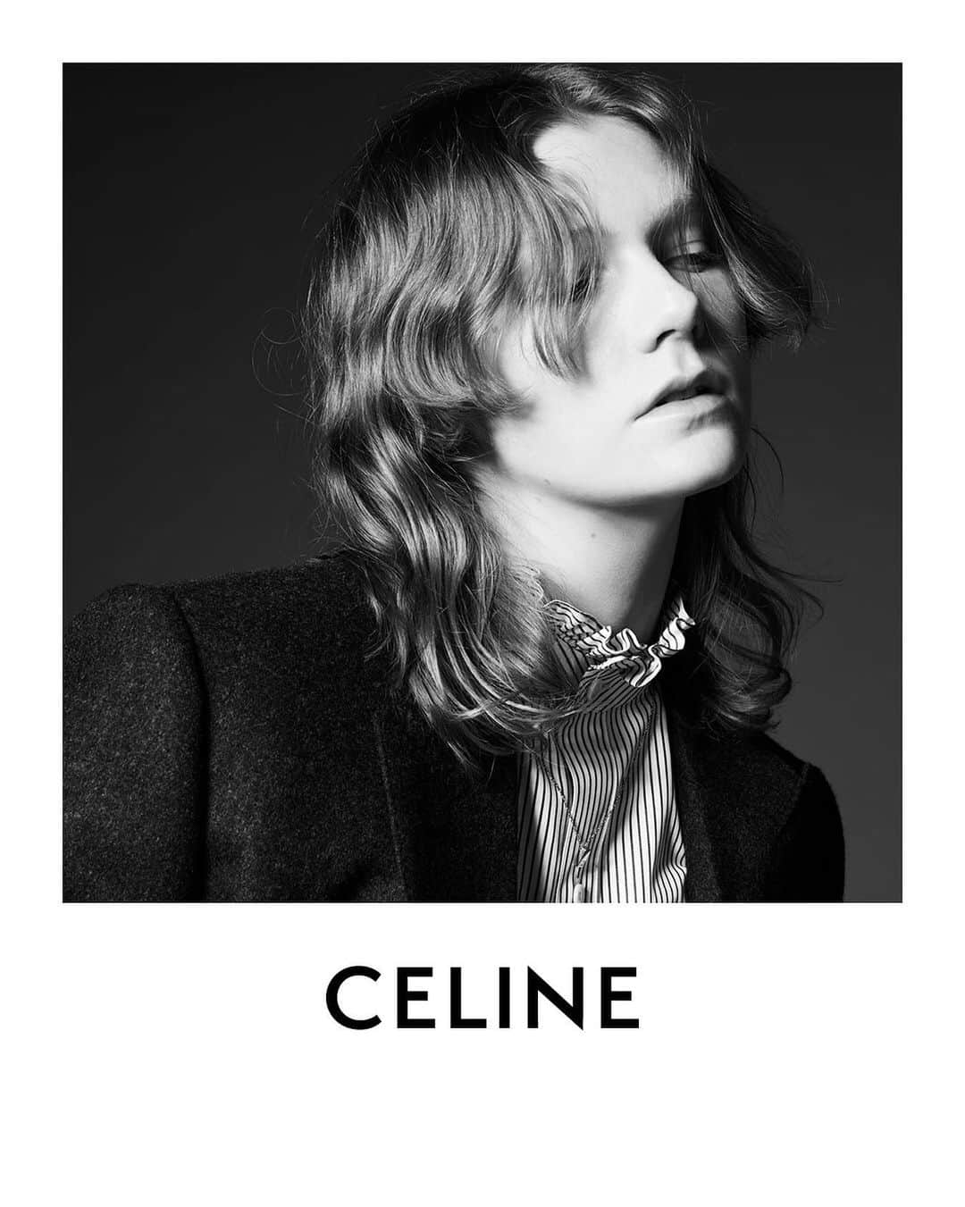 Celineさんのインスタグラム写真 - (CelineInstagram)「CELINE WINTER 19 PART 1 MARLAND PHOTOGRAPHED IN PARIS IN JANUARY 2019 ⠀⠀⠀⠀⠀⠀ AVAILABLE IN STORE AND CELINE.COM JUNE 2019 ⠀⠀⠀⠀⠀⠀ #CELINEBYHEDISLIMANE」6月6日 3時51分 - celine