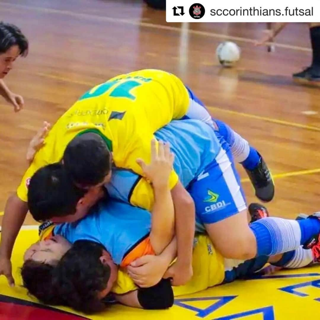 コリンチャンスさんのインスタグラム写真 - (コリンチャンスInstagram)「😍🏆 ・・・ #Repost @sccorinthians.futsal ・・・ É campeão! 🏆⁣ ⁣ Com oito atletas do Corinthians e o treinador Cleiton Monteiro, o Brasil conquistou o Mundial de Futsal Down. A equipe bateu a Argentina na final por 7 a 5, em Ribeirão Preto (SP). O pivô alvinegro Caio se destacou e fez um dos gols na decisão. ⁣ ⁣ Parabéns aos meninos! 👏🏽👏🏽 ⁣ ⁣ #VaiCorinthians」6月6日 4時02分 - corinthians