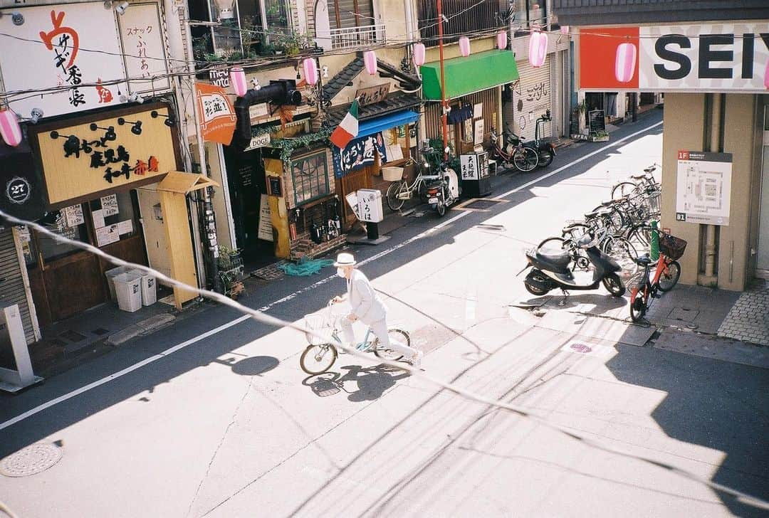 ビタラフ・アルマンさんのインスタグラム写真 - (ビタラフ・アルマンInstagram)「Morning stroll」6月6日 3時55分 - armanbitaraf808