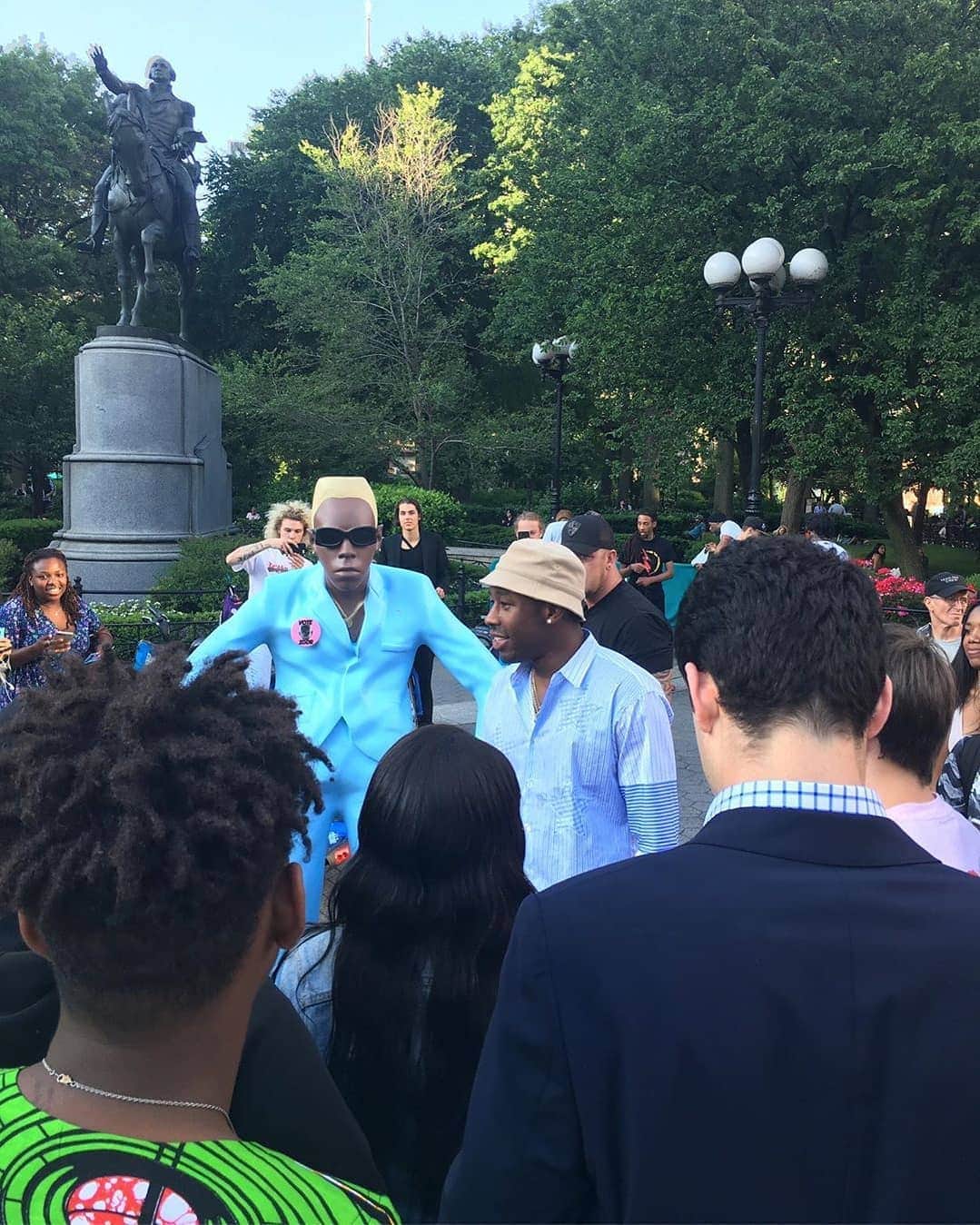 HYPEBEASTさんのインスタグラム写真 - (HYPEBEASTInstagram)「@hypebeastmusic: @feliciathegoat revealed a life-size #IGOR statue in Union Square yesterday.  Photo: Columbia Records」6月6日 4時32分 - hypebeast