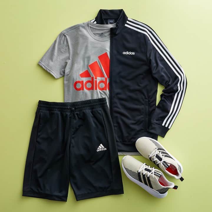ロック&リパブリックのインスタグラム：「He’s not a regular dad. He’s a cool dad. For Father’s Day, save 25% on select adidas styles. Ends 6/16. #Kohls」