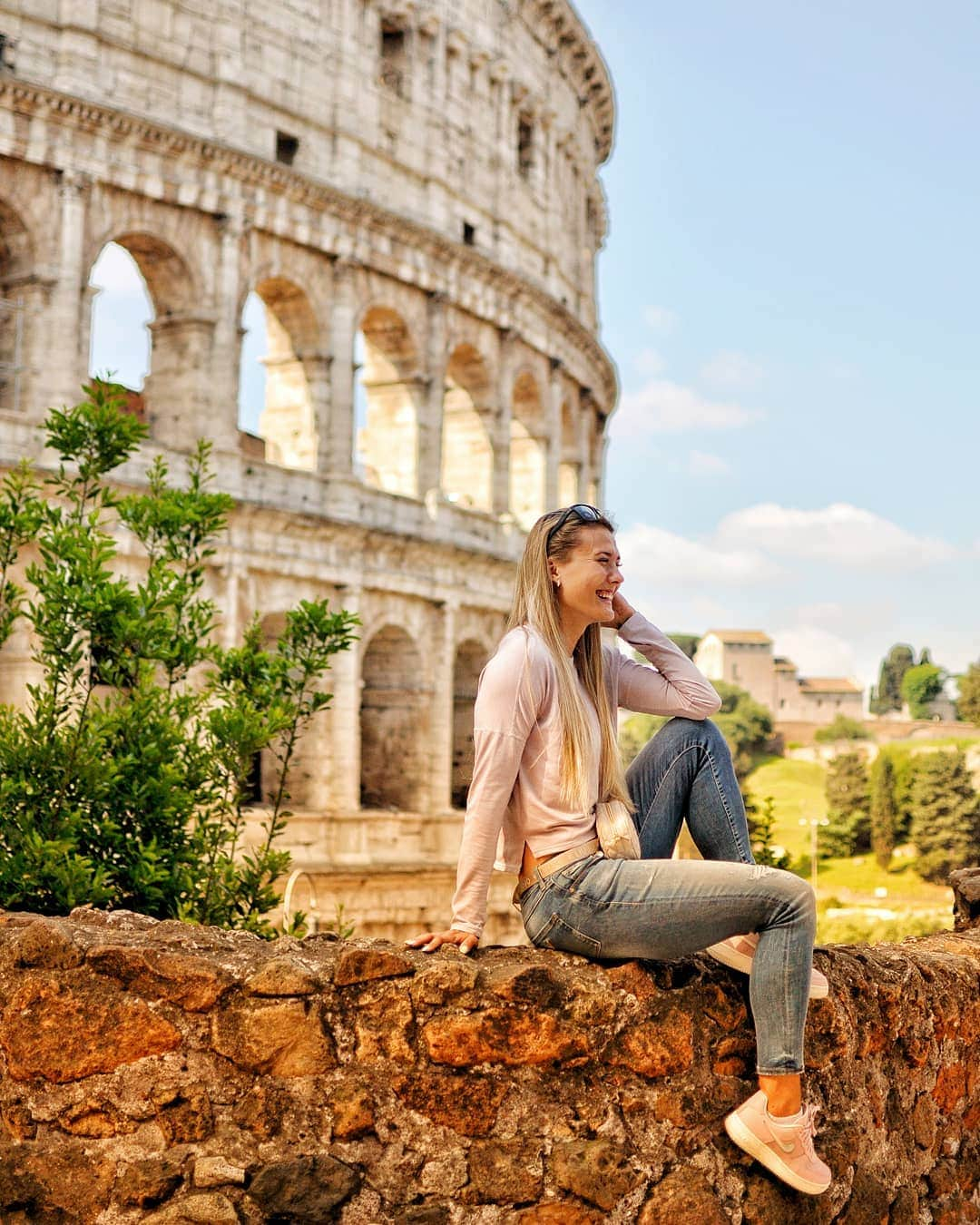 ヴィクトリア・トカチュークさんのインスタグラム写真 - (ヴィクトリア・トカチュークInstagram)「My Lovely Italy❤🇮🇹 #italy #roma #dreads #travel #love #colosseo #soul #mylife」6月6日 5時02分 - viktoriiatkachuk_