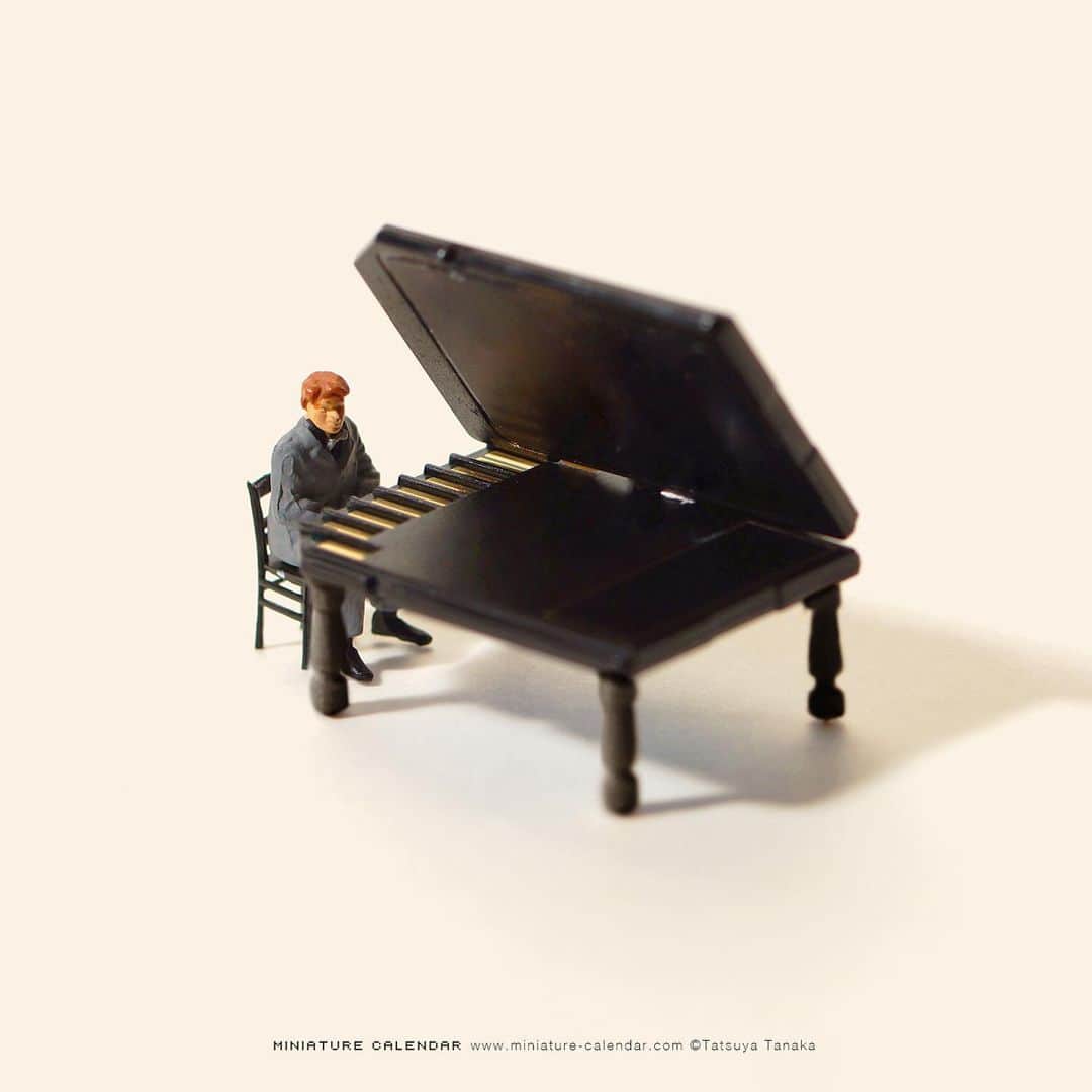 田中達也さんのインスタグラム写真 - (田中達也Instagram)「. Musical Instruments♪ Selection . #楽器の日 にちなんで 楽器をテーマにした作品を集めました。 .」6月6日 15時54分 - tanaka_tatsuya