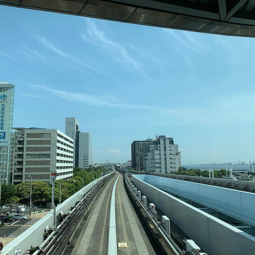 一三さんのインスタグラム写真 - (一三Instagram)「モノレールってワクワクするね（╹◡╹） #モノレール #monorail #ワクワク #青空」6月6日 14時37分 - ichizou.co.jp
