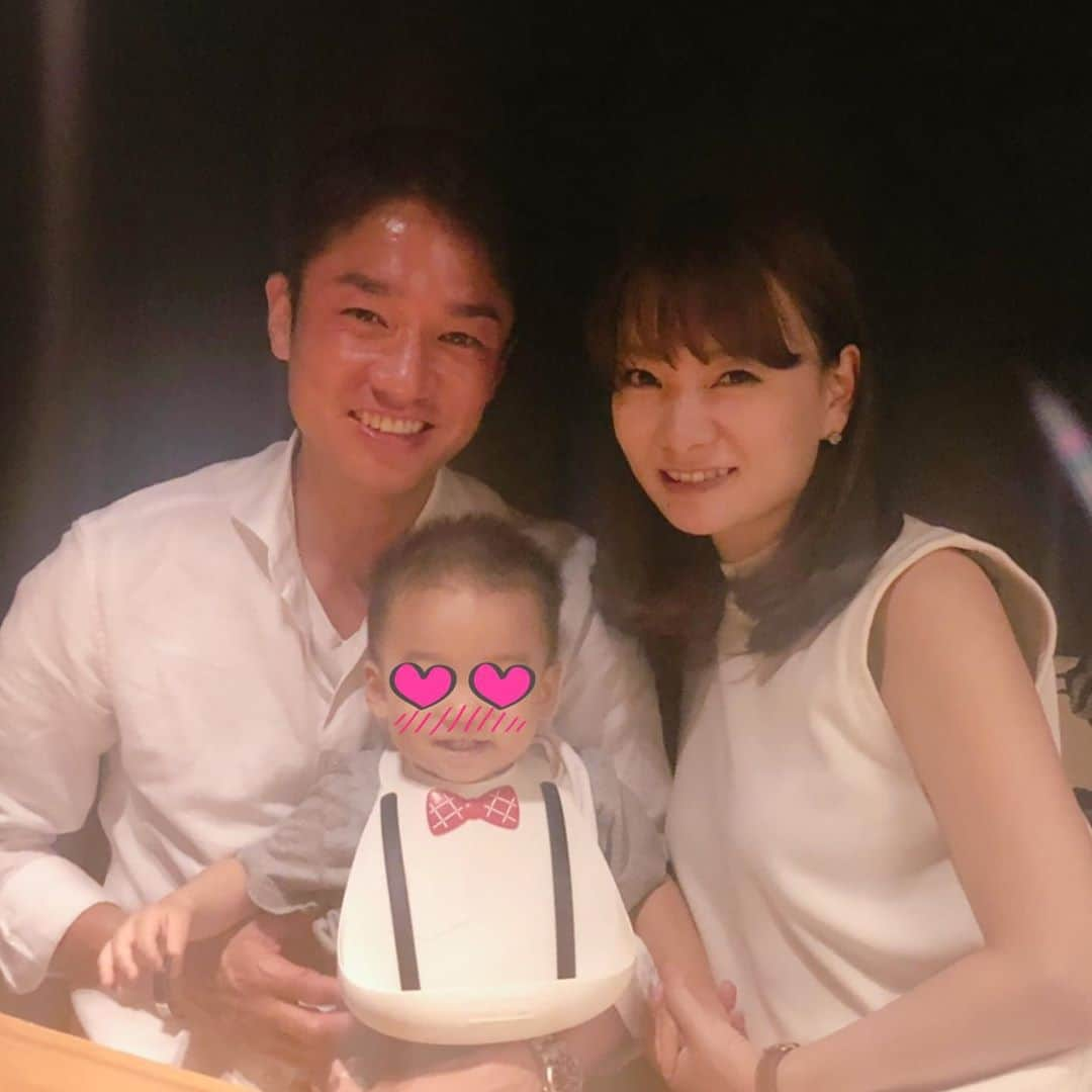 保田圭さんのインスタグラム写真 - (保田圭Instagram)「先日、主人が結婚記念日のプレゼントということで…お鮨を食べに連れて行ってくれました♡主人に感謝です。個室もあって、子連れにはありがたかったです(o^^o) #鉄婚式 #これからも仲良くいられますように」6月6日 14時51分 - keiyasuda1206