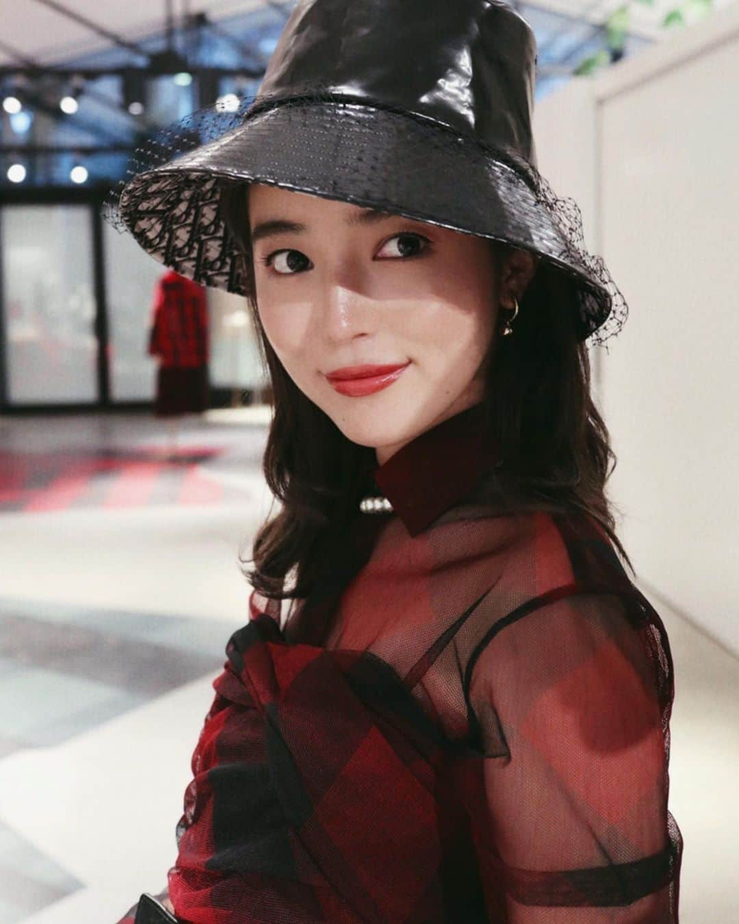 大口智恵美さんのインスタグラム写真 - (大口智恵美Instagram)「Dior FALL/WINTER 2019-2020 ・ diorの展示会に行ってきました♡ 英国がテーマでチェック柄が沢山🇬🇧 帽子にレースを使ってる細かなこだわりがdiorらしくて好き♡ #dior #love #fashion #love #instagood」6月6日 15時15分 - chemiiiii