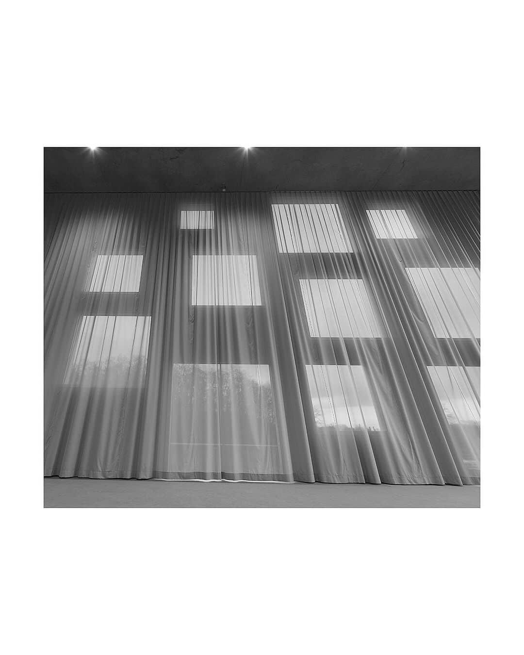 AÃRK Collectiveさんのインスタグラム写真 - (AÃRK CollectiveInstagram)「#AÃRKlikes the Zollverein School of Management and Design in Essen, Germany designed by SANAA, the architectural firm of Kazuyo Sejima and Ryue Nishizawa. • Taking the form of a perfect 35 meter-cube, the building’s dominant presence is exaggerated by exceptional ceiling heights, while numerous openings in the facade illuminate the interiors to achieve transparency in the concrete structure. • Photos: Manuela Martin」6月6日 15時24分 - aark_collective