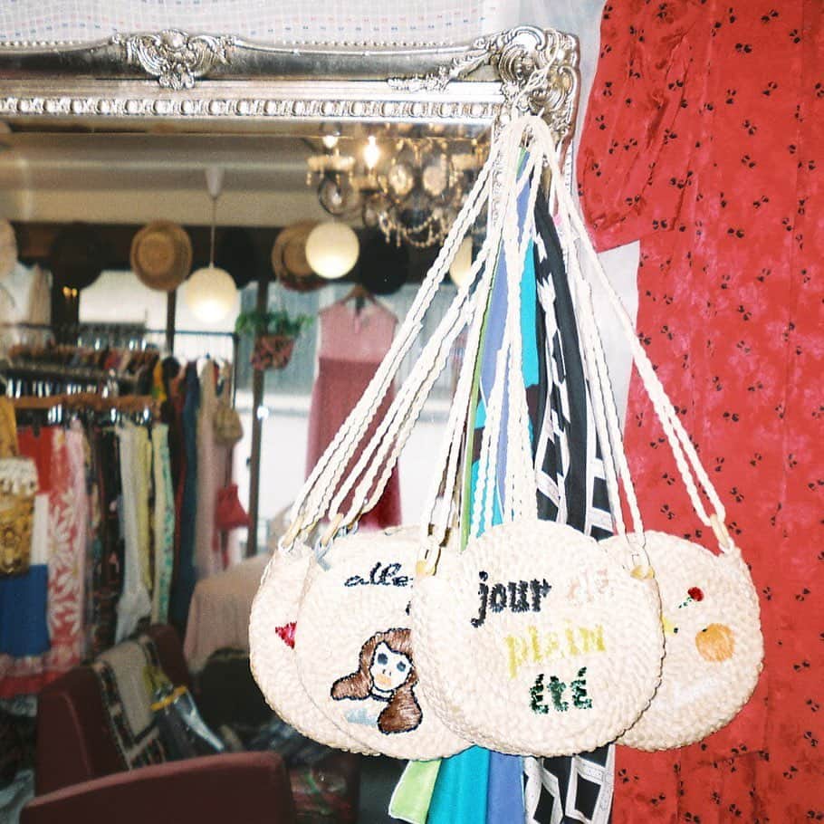 CASSELINIさんのインスタグラム写真 - (CASSELINIInstagram)「recommend item﻿ ﻿ embroidery shoulder bag﻿ ¥4,500 +tax﻿ ﻿ #casselini #キャセリーニ」6月6日 15時31分 - casselini_official