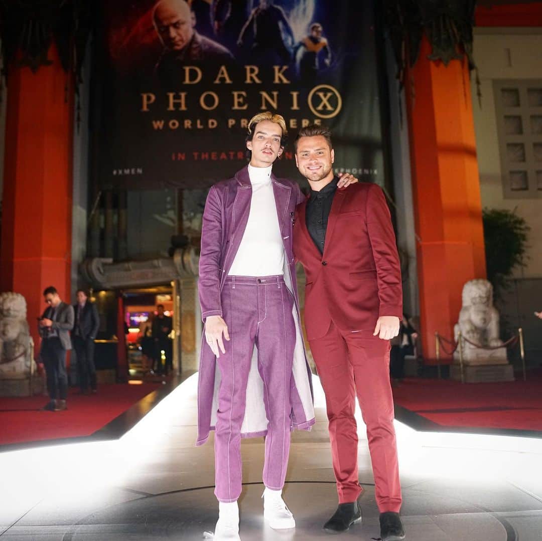 ギャレット・バックストロームのインスタグラム：「At the world premiere of X-Men Dark Phoenix supporting my bro @kodismitmcphee and his huge accomplishment by being apart of this epic Marvel film. It’s very exciting to see him grow as a versatile actor and can’t wait to see what the future holds for him. Congratulations man! 📸: @jaredeng」