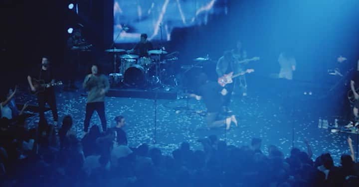 ユナイテッドのインスタグラム：「It's kind of weird more people haven't noticed this mid-song 180.」