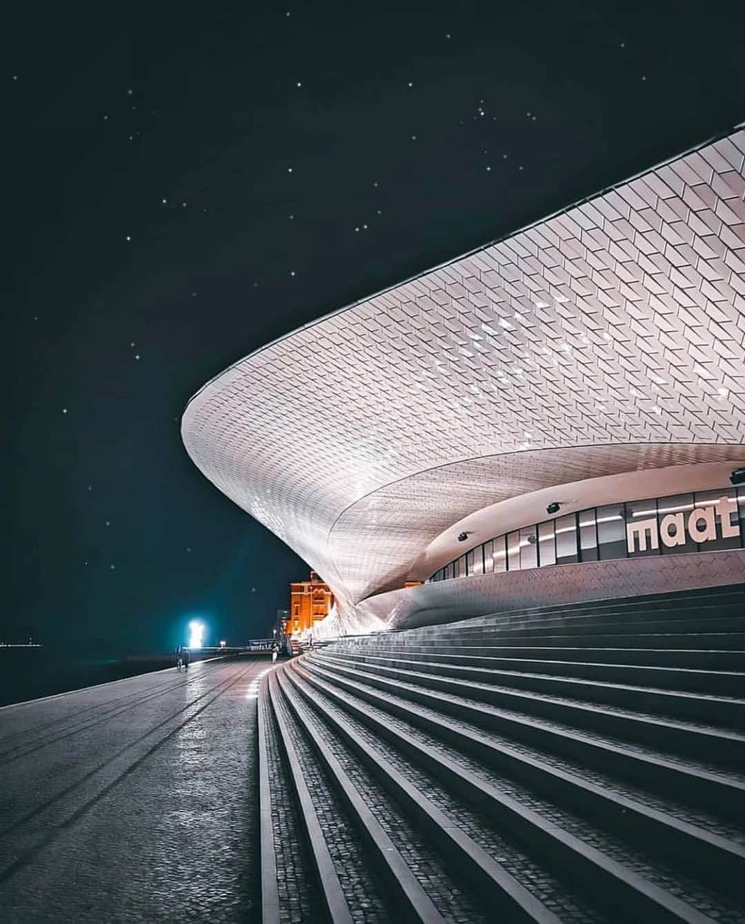 Instagramersさんのインスタグラム写真 - (InstagramersInstagram)「Enjoy the contemporary architecture by @afonsob17 at MAAT Museum of Art & Architecture & Technology (Lisbon) @igersportugal 📸😍 #igersportugal #portugaldenorteasul #igerslisboa #igers」6月6日 7時02分 - igers