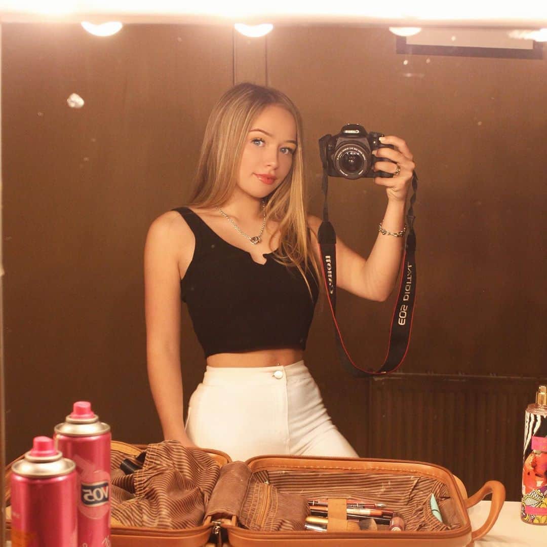 のインスタグラム：「TB on tour, oh I do miss being on stage 🤧」
