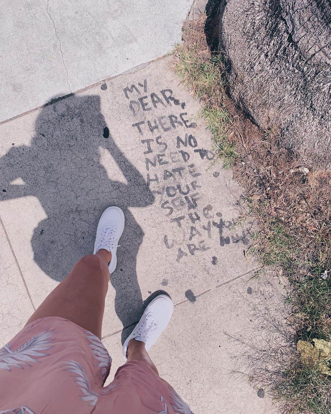 のインスタグラム：「Love your body, love your mind, love the summer, love yourself and double love whoever decided to vandalize this sidewalk square ✨ I also loved getting back into a deep hole of late night editing to bring the new summer series to life! Get Fit For Summer 2019 is now live on my main channel — but on the basis of feeling like a bangin’ bombshell bursting with energy this summer over anything else because as stated so lovely by the stranger above - you gotta love the way that you is while you get to the you that you is becoming you feel? 💛」