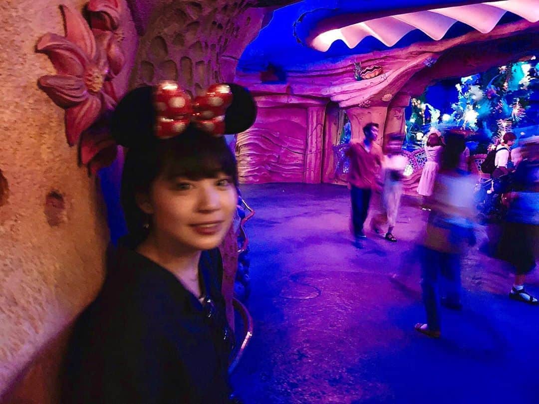 藤巻紗月のインスタグラム：「💙💜🐬💙💜🐬💙💜 はしゃぎすぎて 疲れ果てる22歳。 #夢の国 #disneysea #champion#championjp#cpfu」