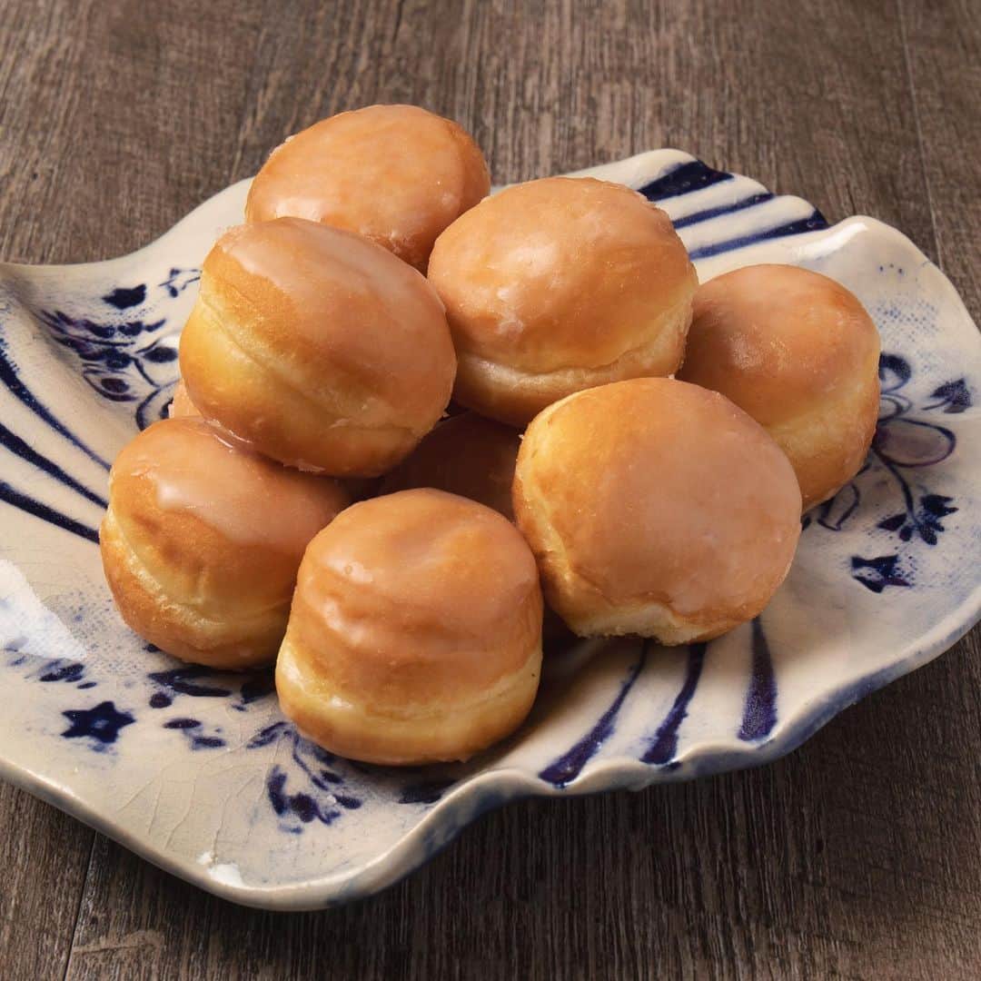 Zippy's Restaurantsさんのインスタグラム写真 - (Zippy's RestaurantsInstagram)「Best #AlohaFriday deal in town: 5 donut holes for $.99 on June 7 for #NationalDonutDay. Mark your calendars so it’s #nextstopzippys this #Friyay!」6月6日 9時00分 - zippys