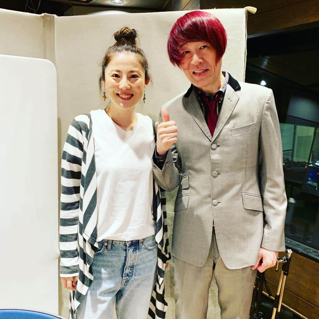 のインスタグラム：「おはようございます！！ 『感情直結型ギタリスト』西川進です！！ 昨日はなんと、、、 「矢野まき」さんデビュー20周年記念の、 オールタイムベスト新録に参加させていただきました！！ しかもなんと、、、 「矢野まき」さんのデビュー曲を演奏させていただきましたよ！！ プロデューサーの松岡モトキさんと一緒に、 アコギメインで作って行きました、、、。 矢野まきさんは、 亀田誠治さんプロデュースでのレコーディング、 ライブでも沢山お世話になりました、、、。 本当に心から感謝しておりました、、、。 今回ご一緒させていただいて、、、感慨深いです、、、。 リリースが楽しみですね！！ 矢野まきさんの今後のご活躍をお祈りいたします、、、。 http://yano-maki.com  #空　#雲　#宇宙　#西川進　#ギタリスト　#モッズスタイル　#guitarist #guitar #大事に思う気持ち　#イツカノオト　#矢野まき　　#松岡モトキ　　#亀田誠治　#デビュー20周年　#デビュー曲 ＿＿＿＿＿＿＿＿＿＿＿＿＿＿＿＿ ＿＿＿＿＿＿＿＿＿＿＿＿＿＿＿＿ 本日、6月6日(木) 新着動画アップ！ イツカノオトYouTubeチャンネル「ダレカノオト」  動画はこちら https://youtu.be/HgHJwHR8ZWo  今回のカバー曲は、 さだまさしさんの「雨やどり」です♪  チャンネル登録をお忘れなく～！」