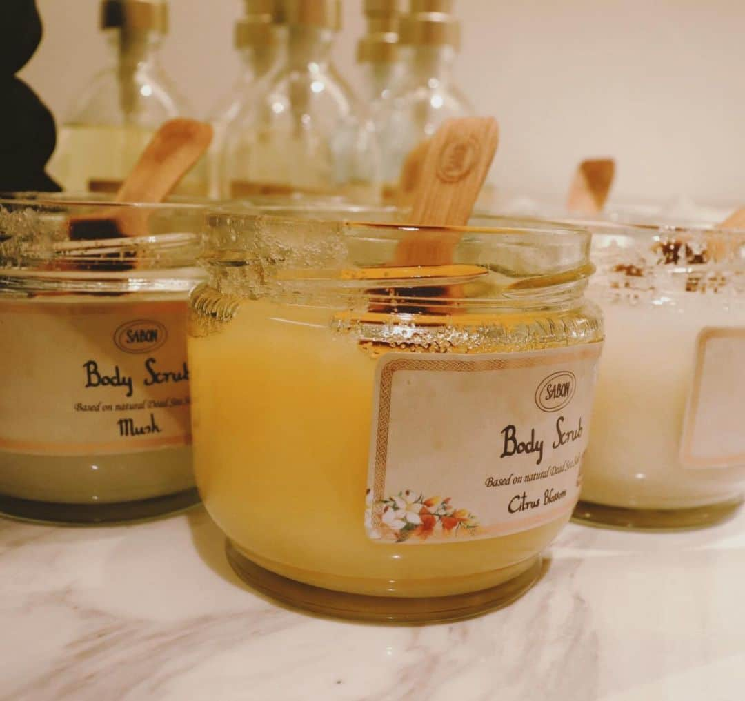 広瀬未花さんのインスタグラム写真 - (広瀬未花Instagram)「昨夜は @sabon_japan  のレセプションパーティーでした❤︎ 旅サラダで一緒の舞ちゃんと さあやと3人で☺︎ 実は、同じ歳なんです♪♪♪ ・ 新発売されるフレグランスとボディージュレとっても良かった❤️ さあやもこの笑顔☺︎ 楽しい、楽しい夜でした♪ ・ 中目黒の atelier sabonでは、 6/6〜7/28までの期間限定pop up Storeをopenするので、是非いってみてね♪ ・ ・ ・ #sabon #atelier #中目黒 #fragrance #aroma #bodycare」6月6日 9時41分 - micahirose