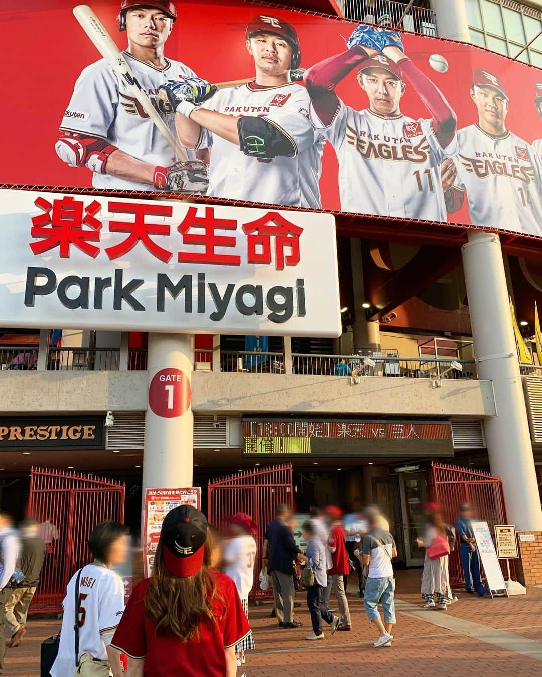 陽菜えみるさんのインスタグラム写真 - (陽菜えみるInstagram)「. ⚾️✨🦅✨⚾️✨🦅✨⚾️ 交流戦前パ・リーグ1位スタート 🔥楽天ゴールデンイーグルス🔥 . . #プロ野球 #野球観戦 #ユニフォーム #野球女子 #ユニフォーム女子 #ユニフォームマジック #無類の野球好き #無類の野球ファン #楽天ゴールデンイーグルス #東北楽天ゴールデンイーグルス #セリーグ #パリーグ #セパ交流戦 #交流戦 #巨人戦 #巨人 #ジャイアンツ #読売巨人軍 #コボスタ #コボスタ宮城 #楽天生命パーク宮城 #楽天生命パーク #東北 #仙台 #楽天 #杜の都 #田中和基 選手 #浅村栄斗 選手 #岸孝之 投手 #則本昂大 選手」6月6日 9時49分 - emiru_haruna