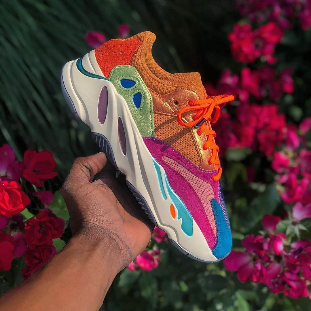 Sneakgalleryさんのインスタグラム写真 - (SneakgalleryInstagram)「Tag a friend who’d rock these custom #Yeezy 700s! 🌈💐 via: @quonito」6月6日 9時53分 - sneakgallery