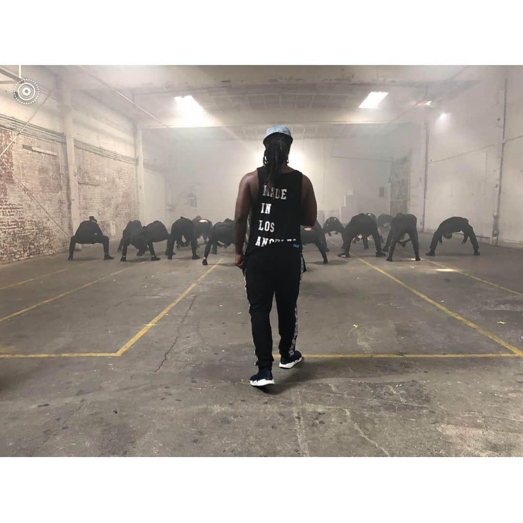 WilldaBeastさんのインスタグラム写真 - (WilldaBeastInstagram)「STARTED ... with  DOPE LADIES CHOICE IMMA BOSS and on and on  Now to YEAR 7 @immabeastco video 🖤🏆」6月6日 9時53分 - willdabeast__