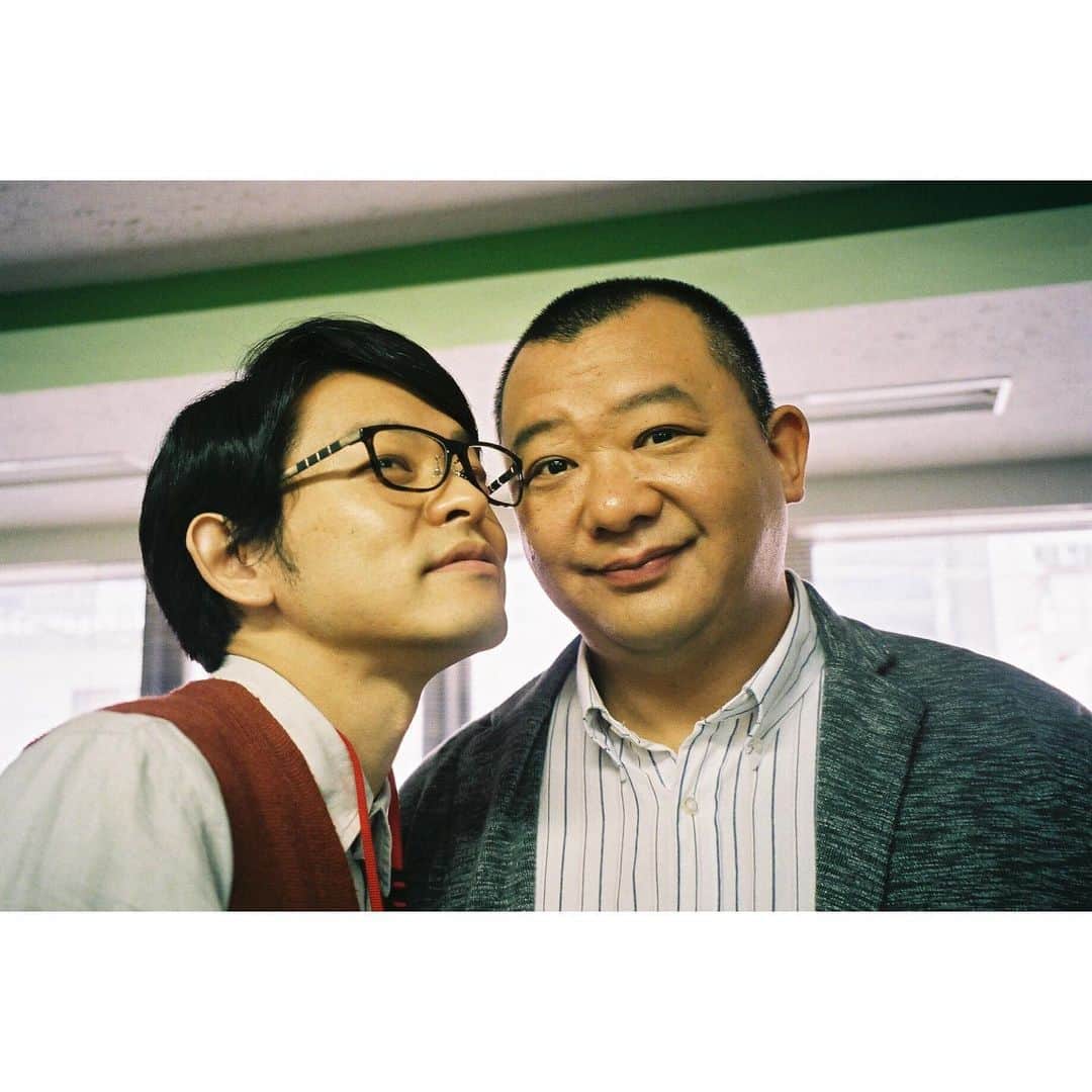 藤井武美さんのインスタグラム写真 - (藤井武美Instagram)「わーーーーーー😶 向かいのバズる家族 ついに、最終回ですよ。 トゥナイトスターの正体は‥‥ 面白いことになってます笑 乞うご期待！✌︎ 最後のバズるfilmは、 私の大好きなお2人を どーぞ！ #向かいのバズる家族 #film」6月6日 9時54分 - takemi_fujii