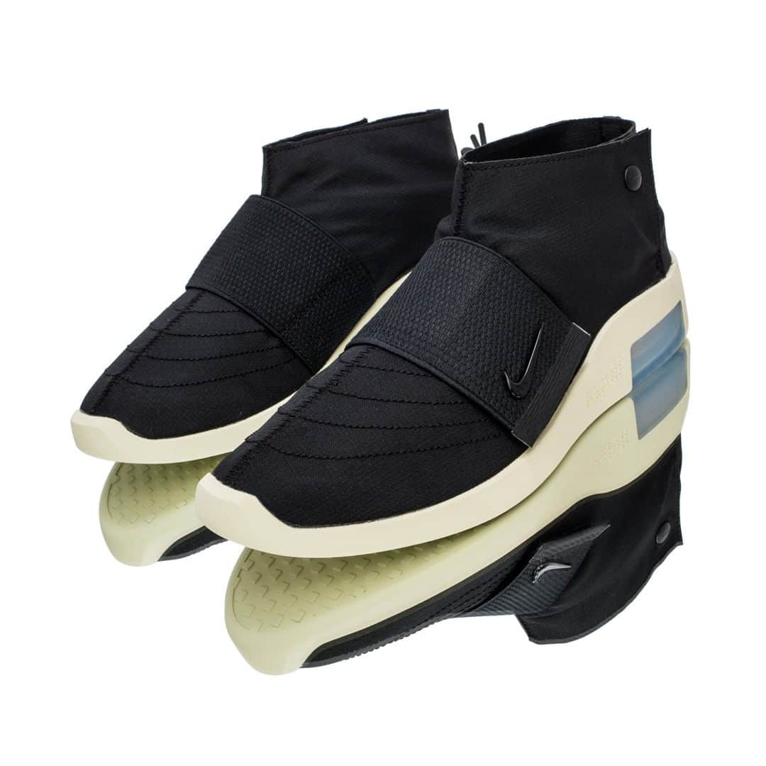Flight Clubさんのインスタグラム写真 - (Flight ClubInstagram)「Jerry Lorenzo continues to build out his Nike footwear collection with the Air Fear of God Moc in black. Innovation meets tradition as the designer blends classic moccasin construction with synthetic elements to capture a performance appeal.」6月6日 10時26分 - flightclub