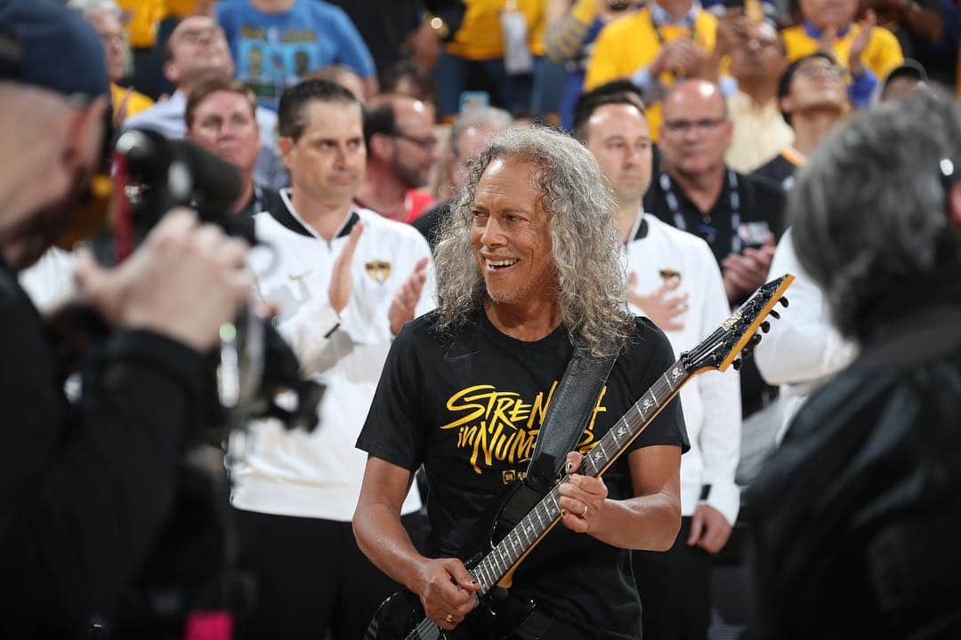 メタリカさんのインスタグラム写真 - (メタリカInstagram)「James and Kirk had the honor of kicking off Game 3 tonight by performing the National Anthem at Oracle Arena before the @warriors and @raptors tipped off. Thanks to the @nba and the Golden State Warriors - we had a blast crashing your party! Go Dubs! #NBAFinals ・・・ 📸 Rey Josue II, Noah Graham & Nathaniel Butler // @NBA Photos」6月6日 10時34分 - metallica