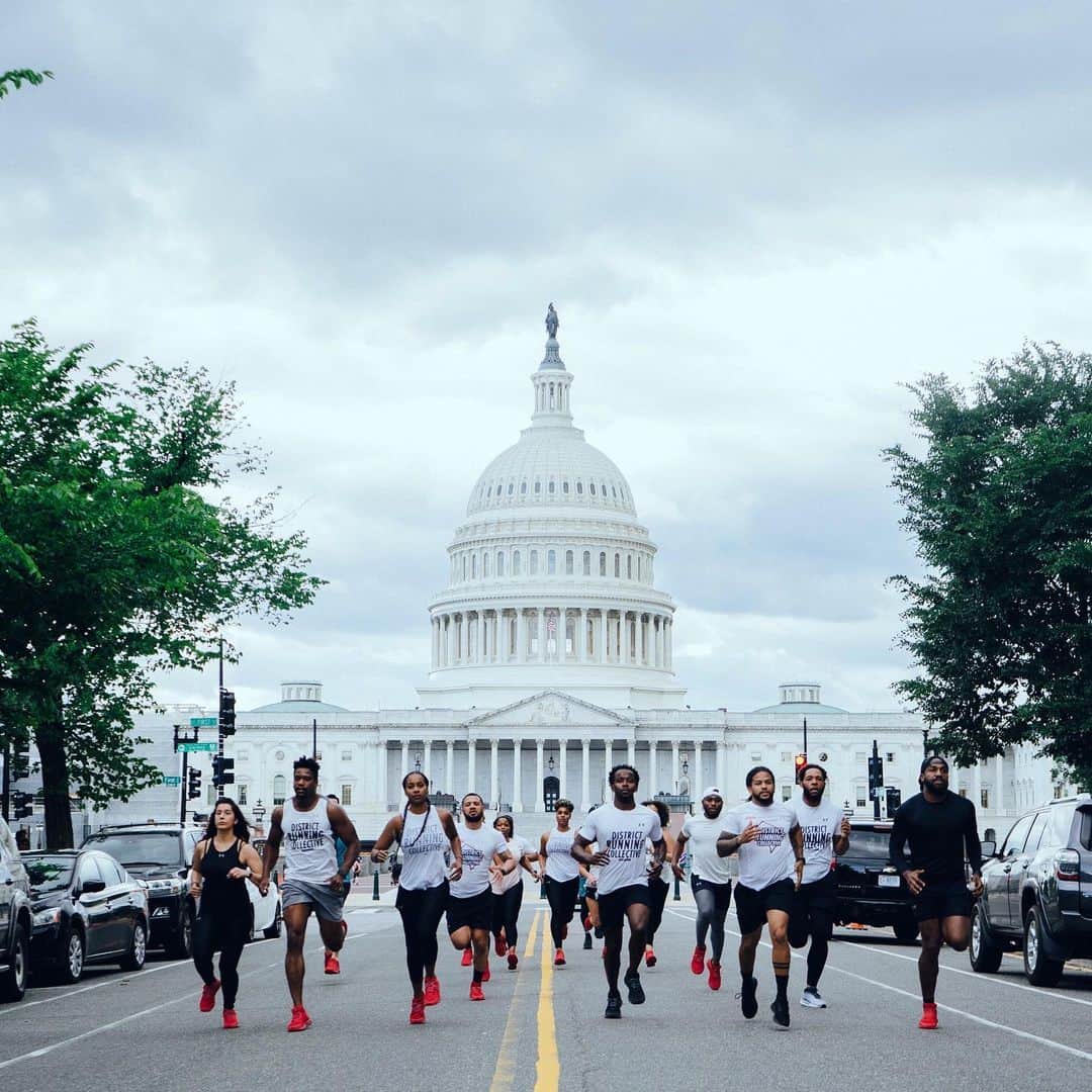 Under Armourさんのインスタグラム写真 - (Under ArmourInstagram)「@districtrunningcollective is out here celebrating #GlobalRunningDay the best way they know how—with a run. How did you celebrate today with your crew? Let us know in comments below. 👇」6月6日 10時37分 - underarmour