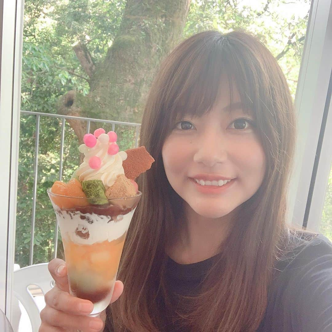 晴山由梨さんのインスタグラム写真 - (晴山由梨Instagram)「神椿パフェ🍦🍭💛 抹茶アイスが濃厚で美味しかった😋  #香川 #琴平町 #象頭山 #金刀比羅宮 #神椿 #神椿パフェ #資生堂パーラー #スイーツ #パフェ」6月6日 10時38分 - hareyama_yuri